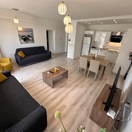 Kavanium 2 Bedroom Swimming Pool شقة