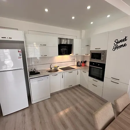 Kavanium 2 Bedroom Swimming Pool Apartman *