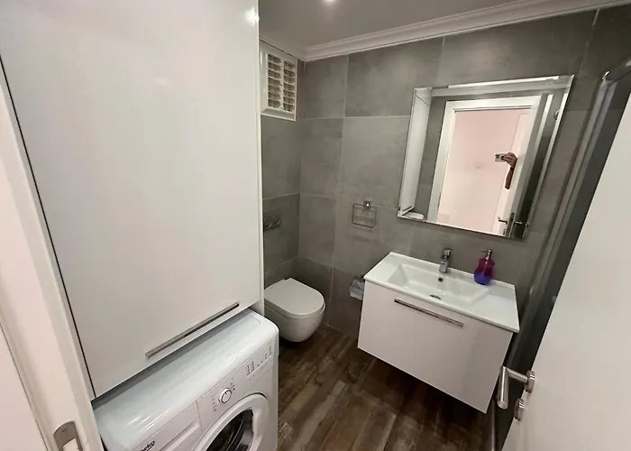 Kavanium 2 Bedroom Swimming Pool アパート キレニア