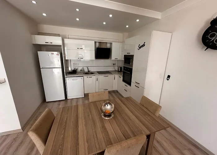 Kavanium 2 Bedroom Swimming Pool キレニア